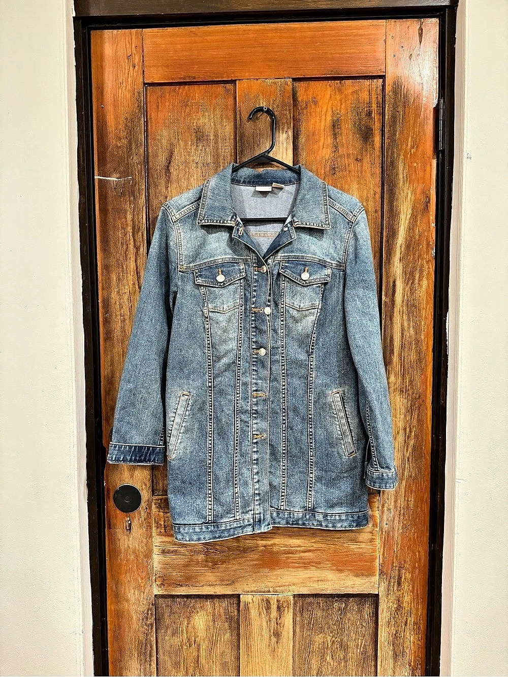 Chico's Denim Jean Jacket in Blue Size Medium Like New